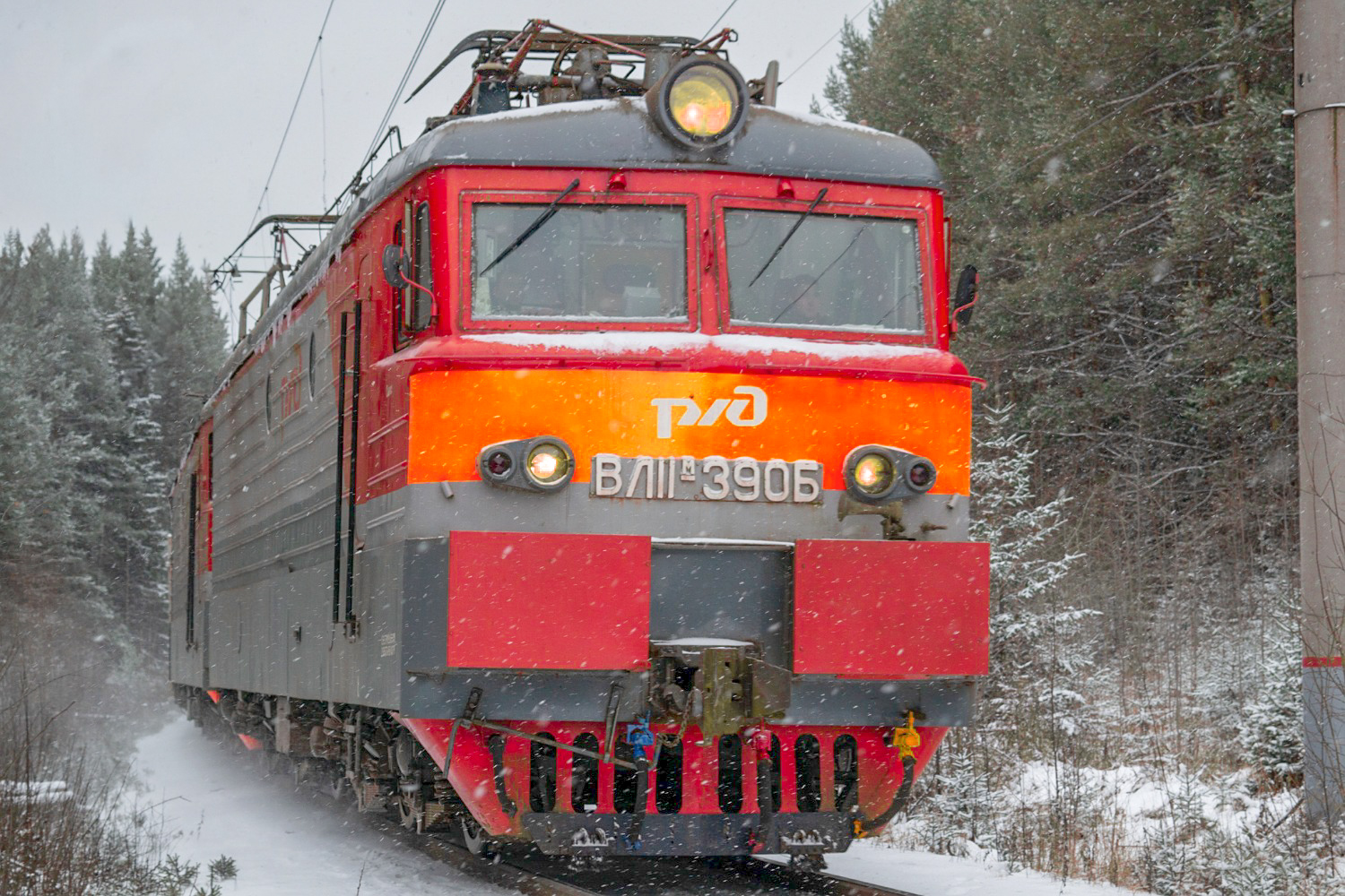 ВЛ11М-390
