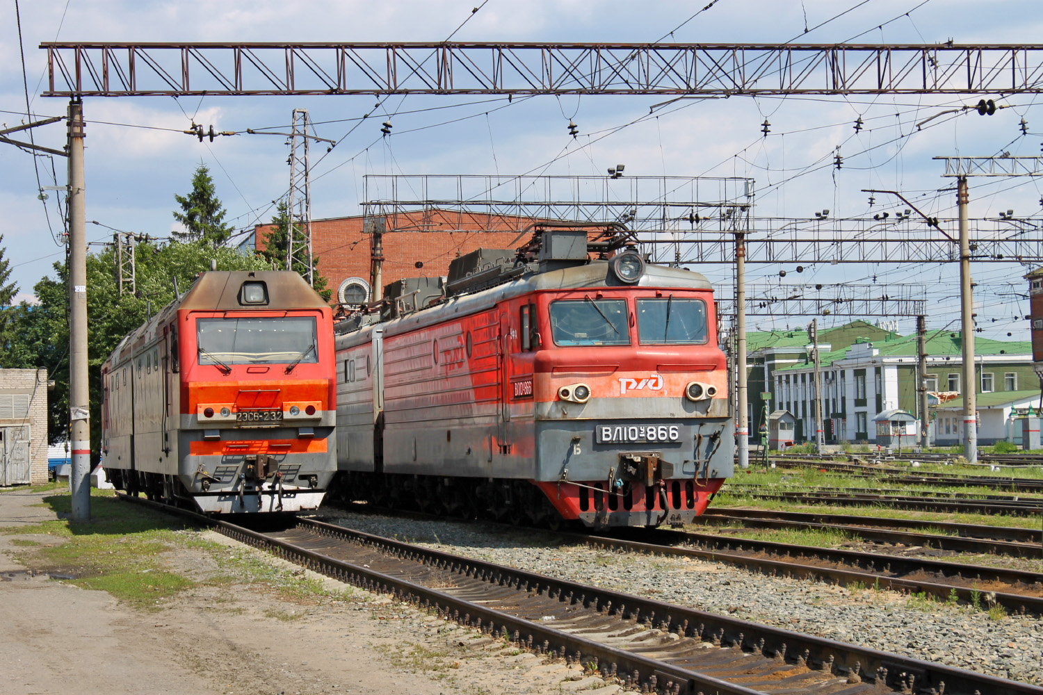 2ЭС6-232; ВЛ10У-866
